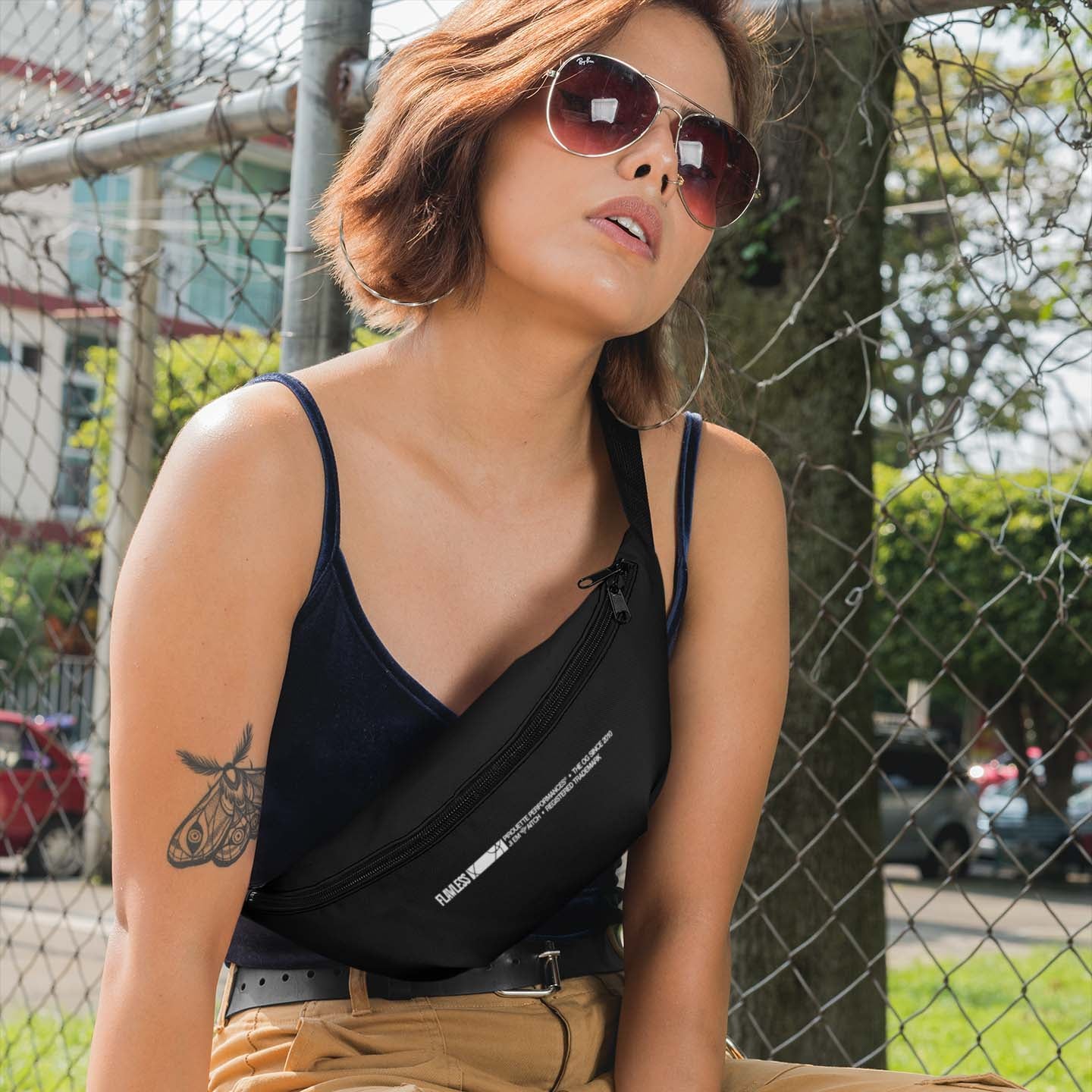 Crossbody Bag mit Copyline-Print